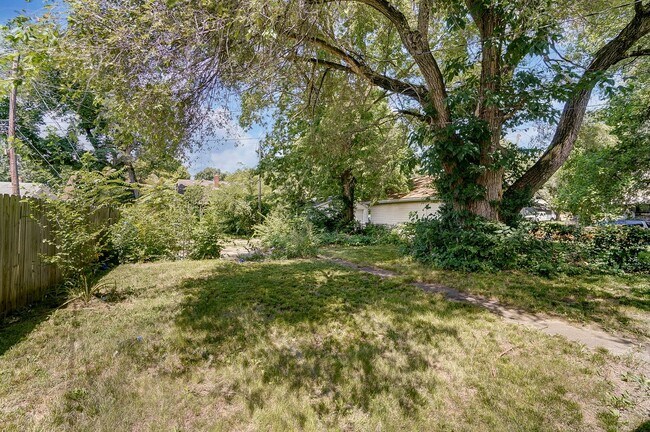 Building Photo - Three Bedroom Home for Lease in Dayton!