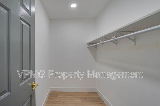 Building Photo - 423 NW 153rd St