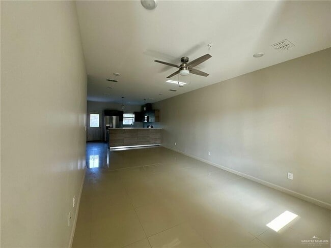 Building Photo - 508 Newport Ave