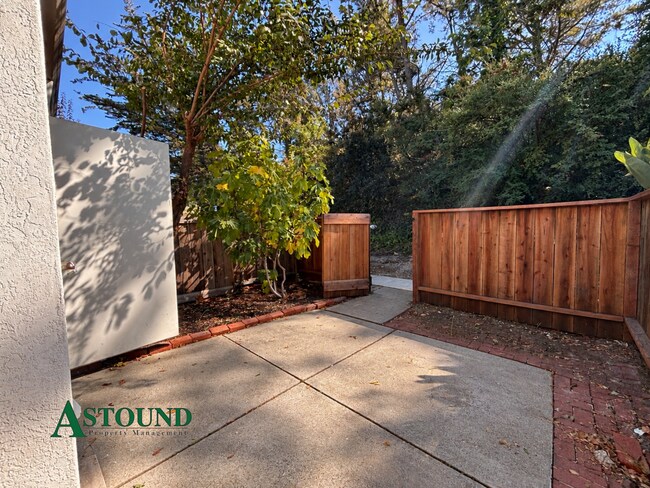 Building Photo - 1244 Marionola Way