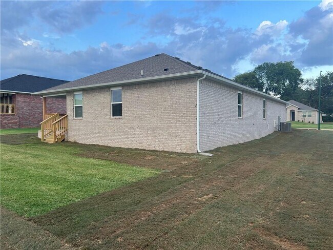 Building Photo - 3108 N Bella St