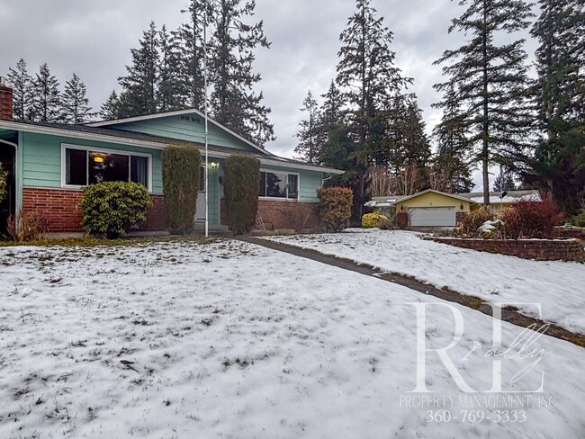 Building Photo - Cozy 3-Bedroom Home in Desirable Poulsbo Neighborhood