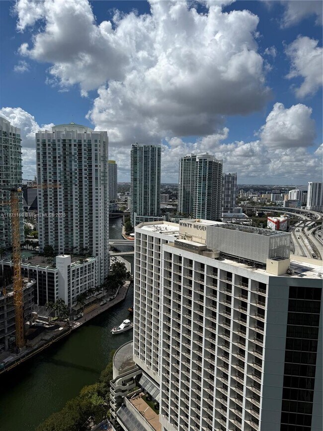 Building Photo - 200 Biscayne Blvd Way