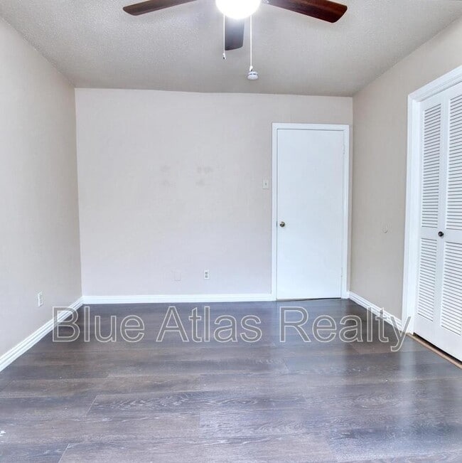 Building Photo - 9914 Brockbank Dr