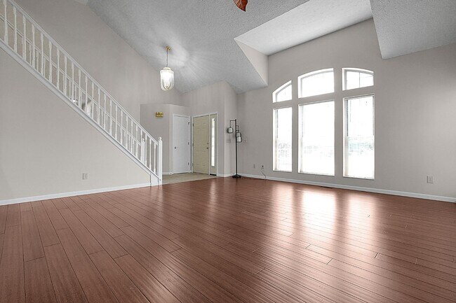 Building Photo - 7961 Pinehill Rd
