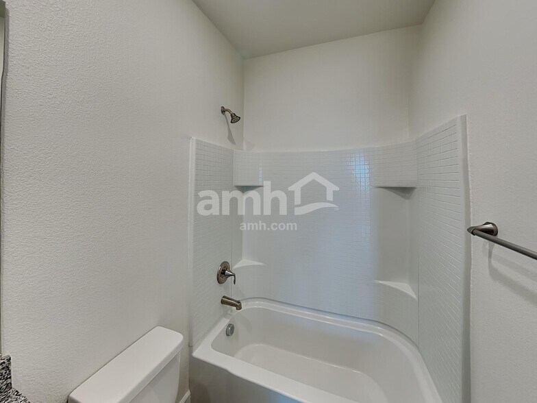 Building Photo - 8152 Inhibition Ct