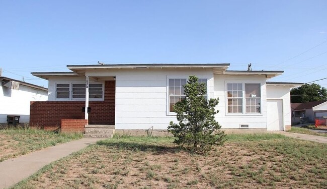Primary Photo - 1500 Tucson Rd