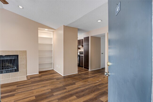 Building Photo - 6701 Sands Point Dr