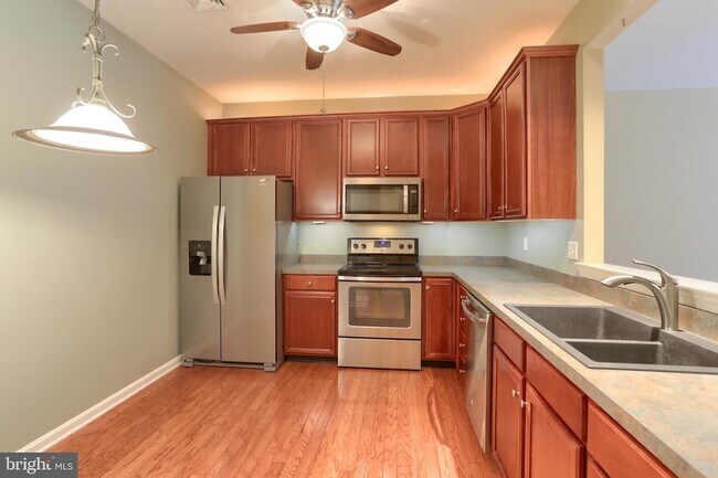 Building Photo - 1959 Deer Run Dr