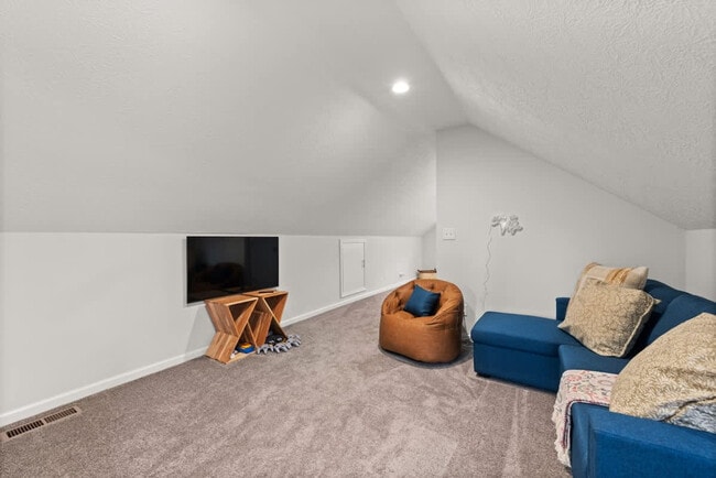 Building Photo - 6430 Olde York Rd