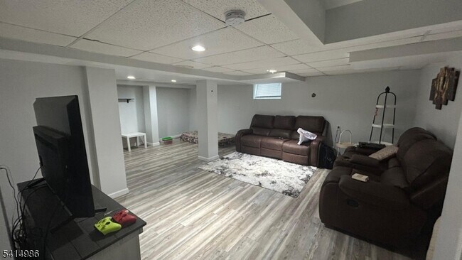 Building Photo - 606 Robin Rd