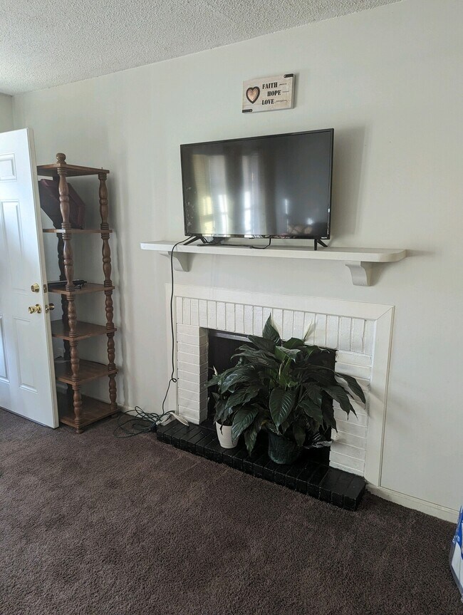 Building Photo - 1 Burgess Ct.