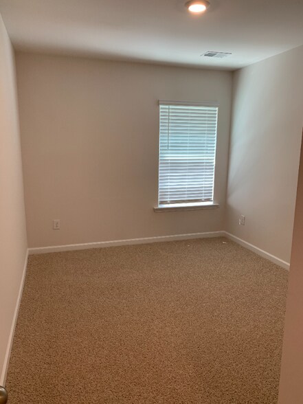 Building Photo - 409 Sea Grit Ct