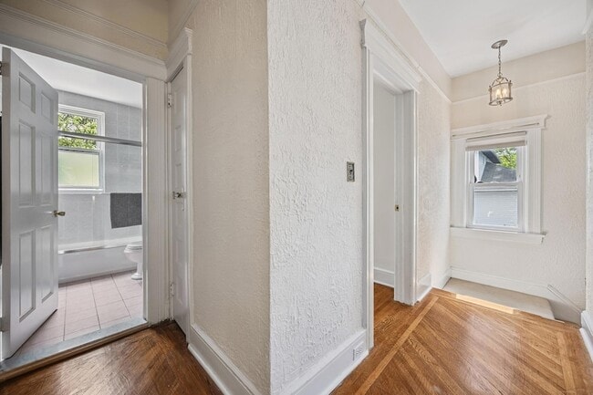 Building Photo - 179 Woodruff Ave