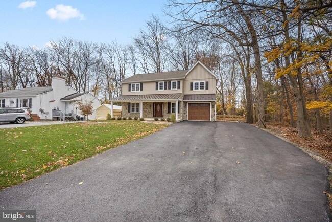 Building Photo - 1322 W King Rd