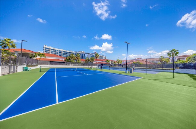 Building Photo - 3245 NE 184th St