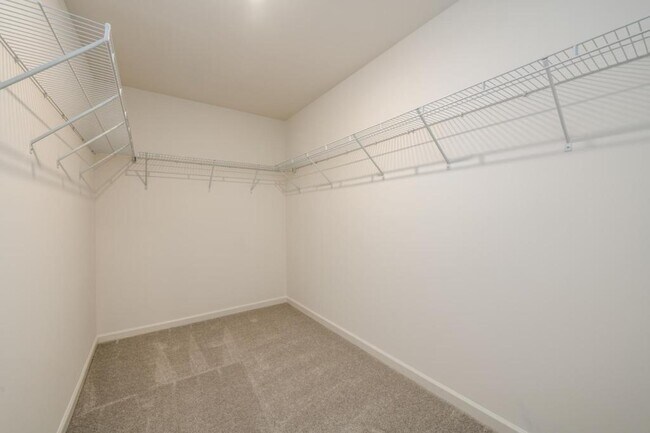 Building Photo - 2482 Van Fleet Cir