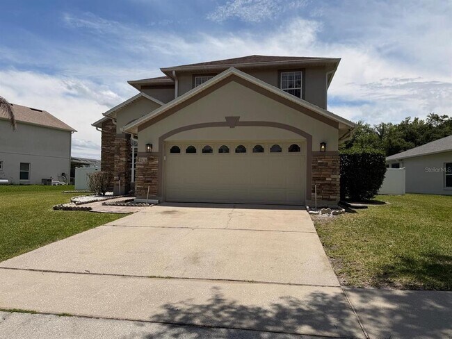 Building Photo - 2418 Huron Cir