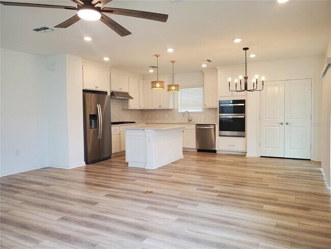 Building Photo - 6667 Depue Dr