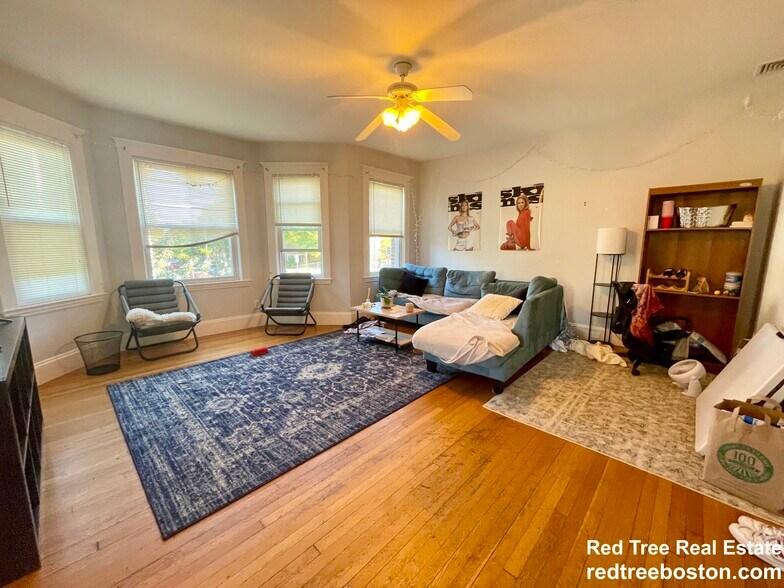 Primary Photo - 209 Chestnut Hill Ave