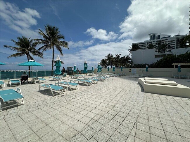 Building Photo - 2501 S Ocean Dr