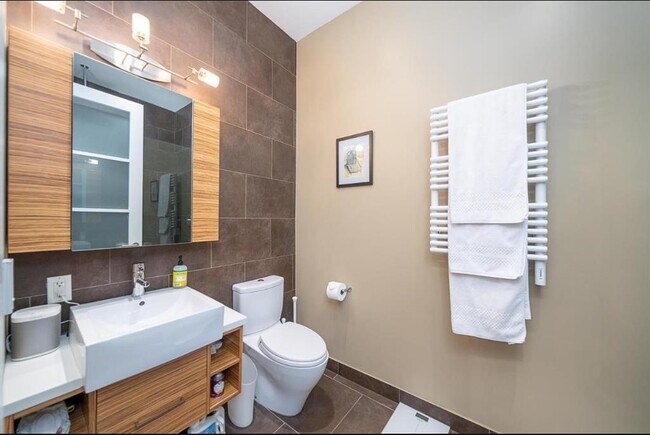 Building Photo - 650 Montgomery St