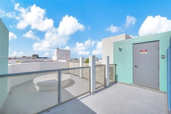 Building Photo - 7728 Collins Ave