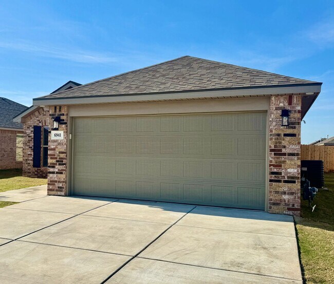 Building Photo - Newer Build in Frenship District! Beautiful 3/2/2 with Fridge and Sprinkler System!