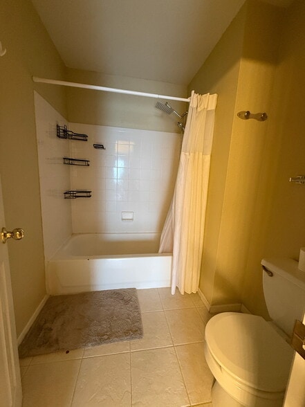 Building Photo - 2436 W 82nd Pl