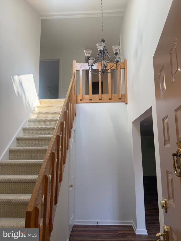 Building Photo - 14 Oak Knoll Dr
