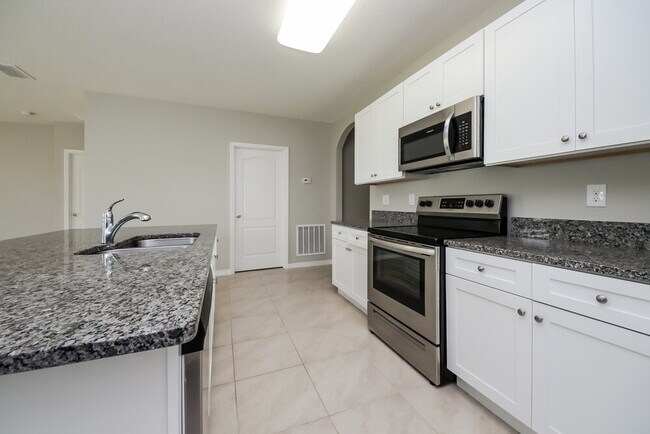 Building Photo - 1883 Green Dragon Dr