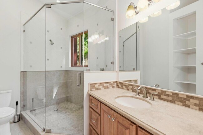 Building Photo - 3911 Pepper Tree Ct