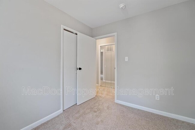 Building Photo - 5239 Daffodil Dr