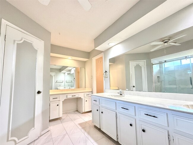 Building Photo - 9002 Sabastian Dr