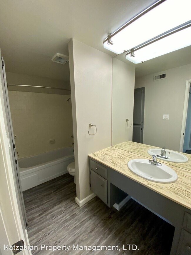 Building Photo - 3702 W Benjamin Holt Dr