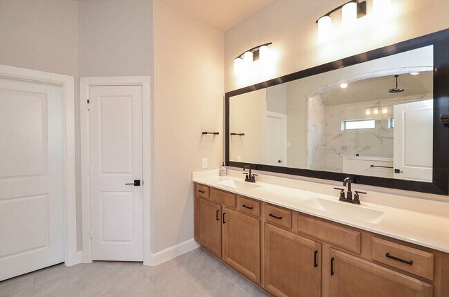 Building Photo - 18426 Bluebird Br Ln