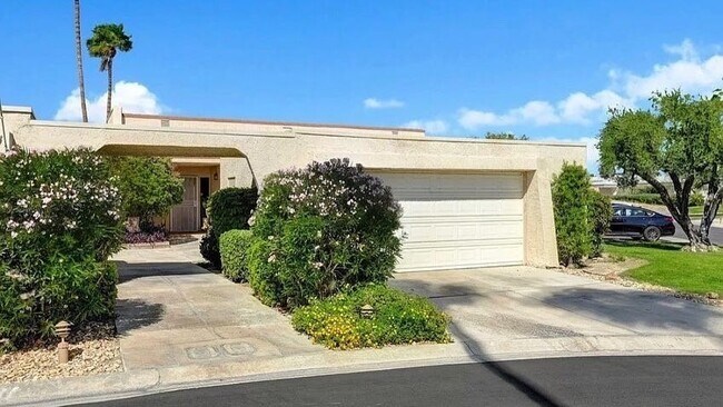 Building Photo - 80071 Palm Cir Dr