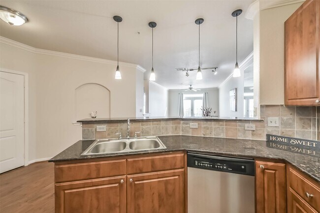 Building Photo - 1711 Old Spanish Trl