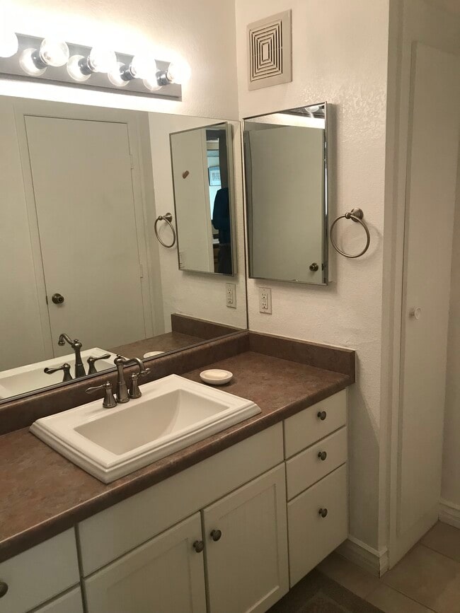 Building Photo - 2300 E Silverado Ranch Blvd