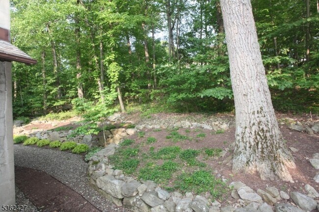 Building Photo - 56 Rogerene Way