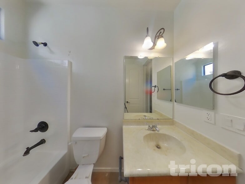 Building Photo - 7731 S 45th Ln