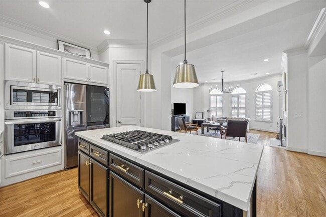Building Photo - 5807 Birdsall Market Pl