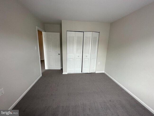 Building Photo - 7822 Brookview Ct