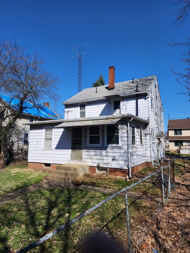 Building Photo - 19 Gibson Ave