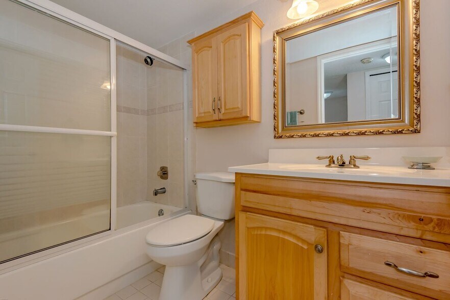Building Photo - 9025 SW 112th Ct