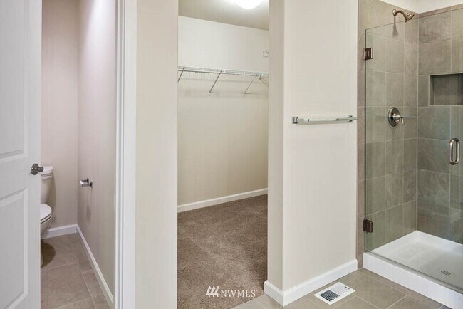 Building Photo - 14221 67th Ave E