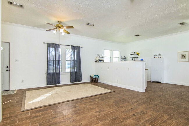 Building Photo - 11844 13th St