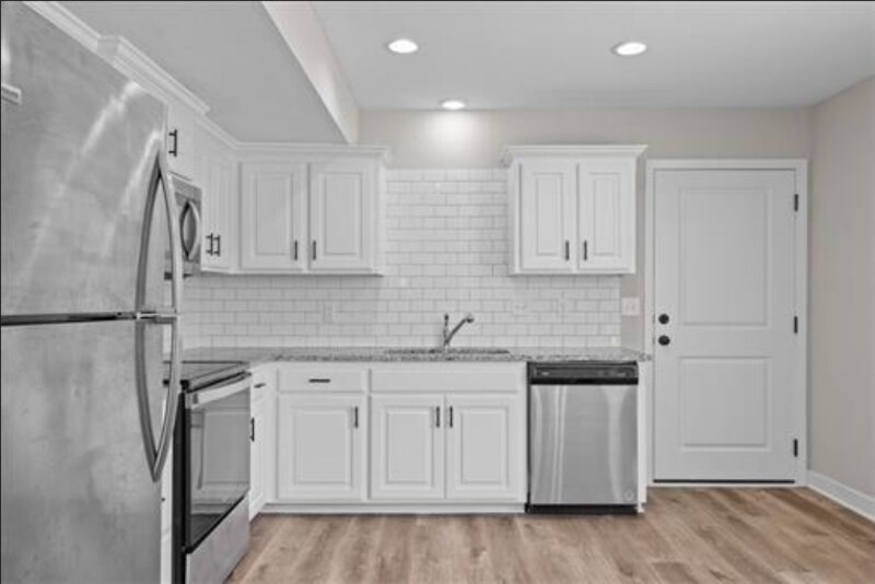 Building Photo - 156 SW 8th St