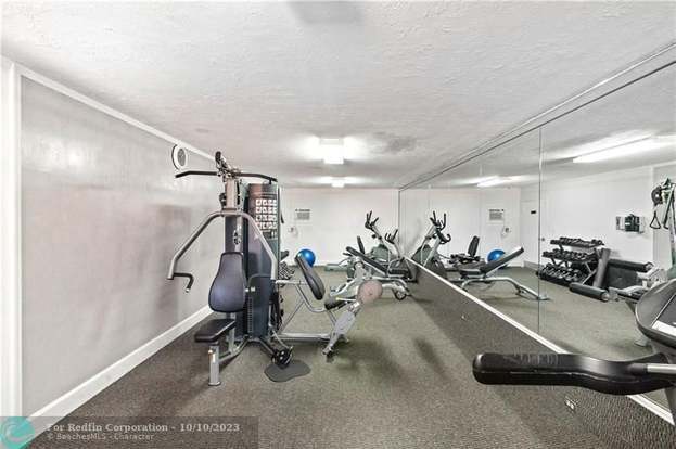 Building Photo - 2151 NE 68th St