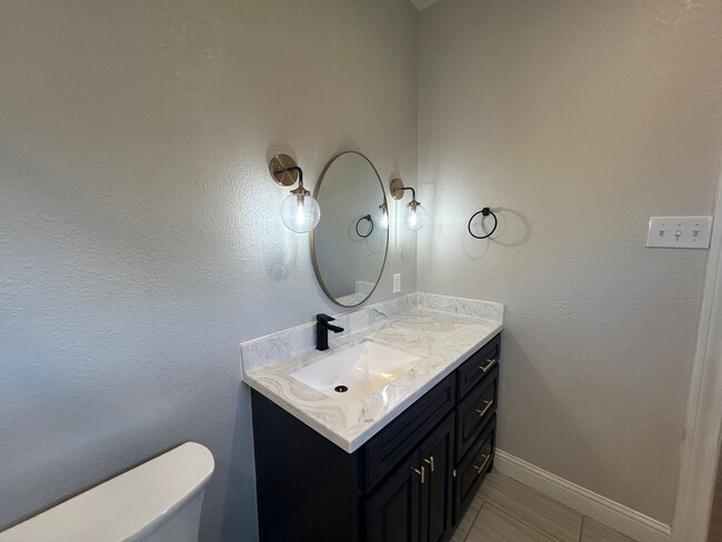 Building Photo - Updated McGregor Home